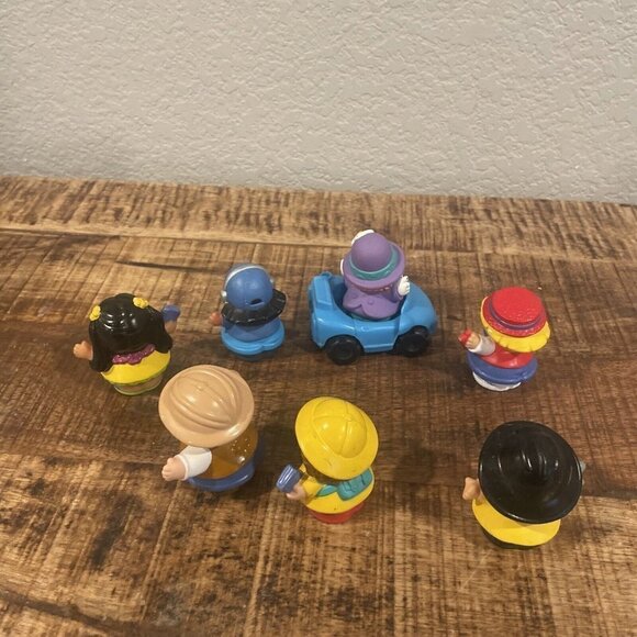 Fisher Price Little People lot of 7 community workers and friends - Picture 6 of 8
